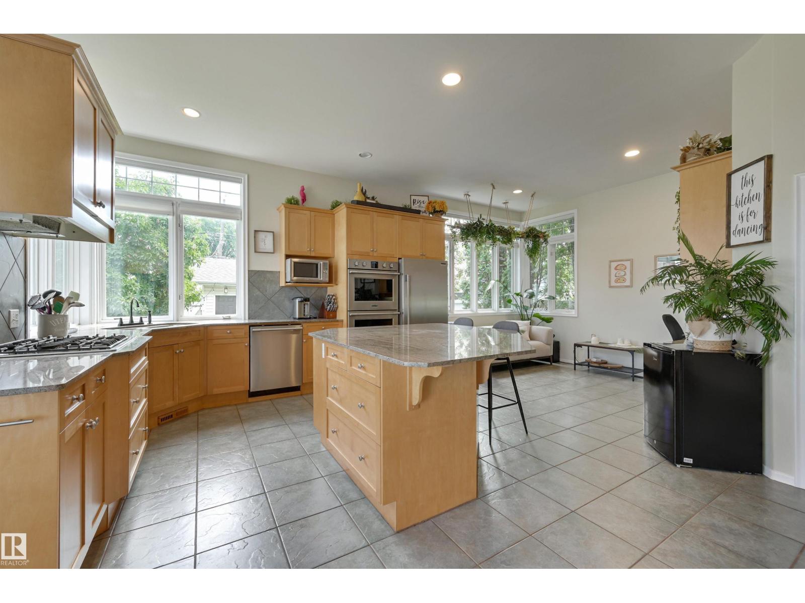 Photo 14 of 10615 134 St Nw, Edmonton AB