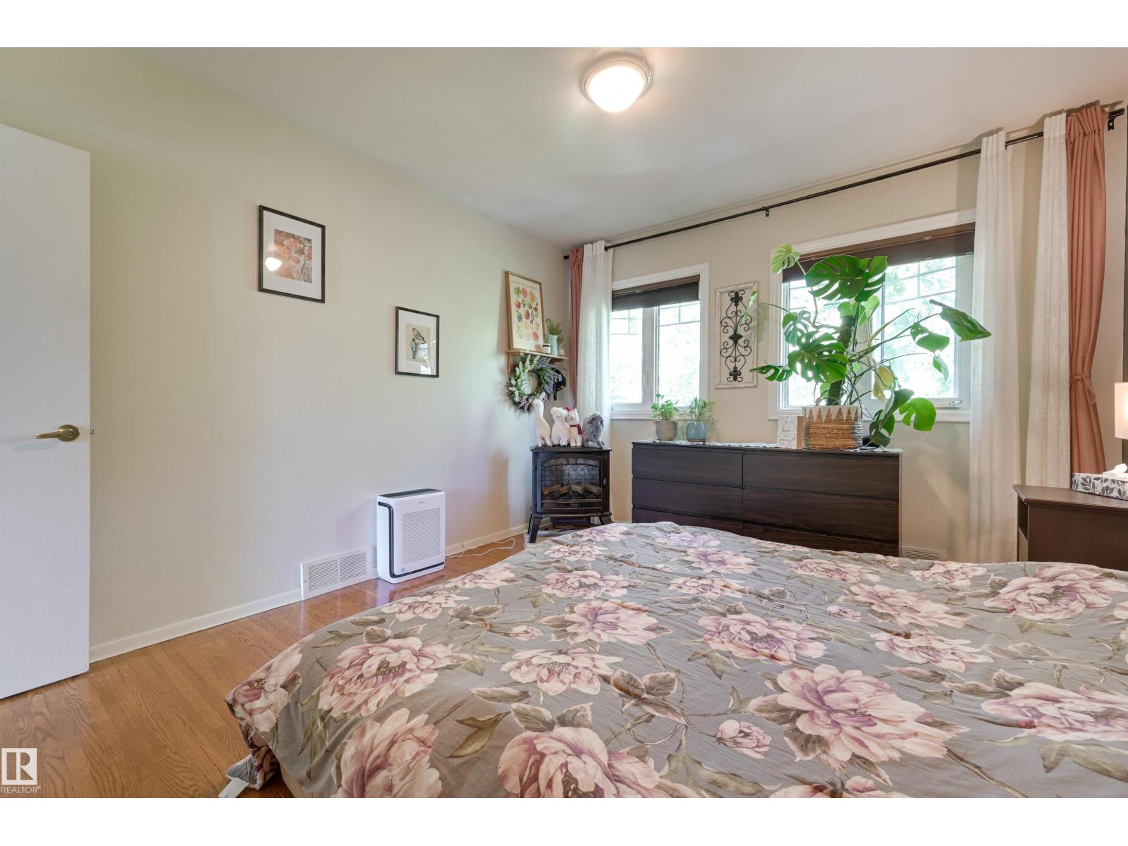 Photo 27 of 10615 134 St Nw, Edmonton AB