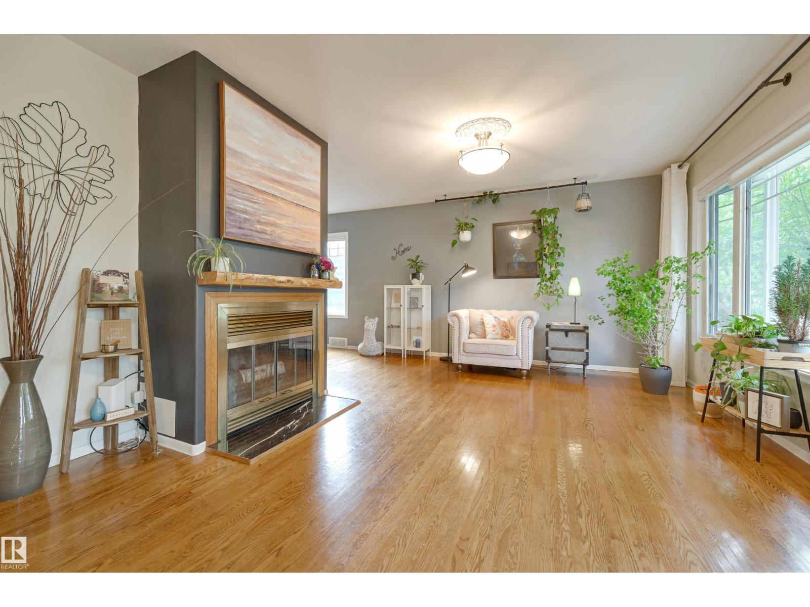 Photo 3 of 10615 134 St Nw, Edmonton AB