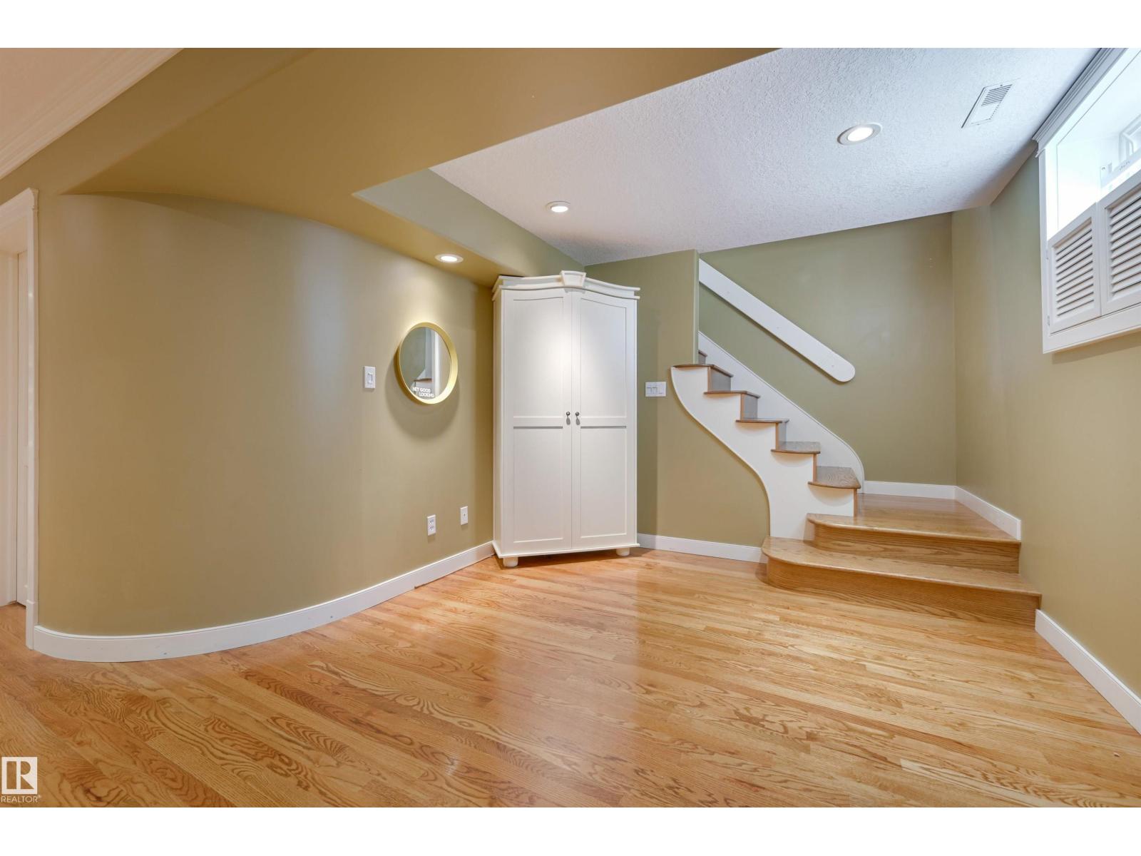 Photo 38 of 10615 134 St Nw, Edmonton AB