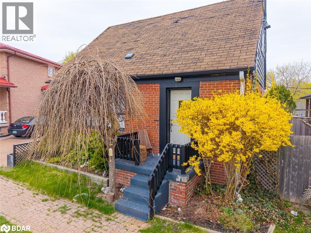 Photo 5 of 65 Barrhead Crescent, Etobicoke ON