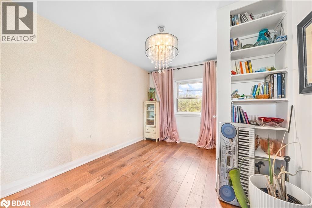 Photo 12 of 65 Barrhead Crescent, Etobicoke ON