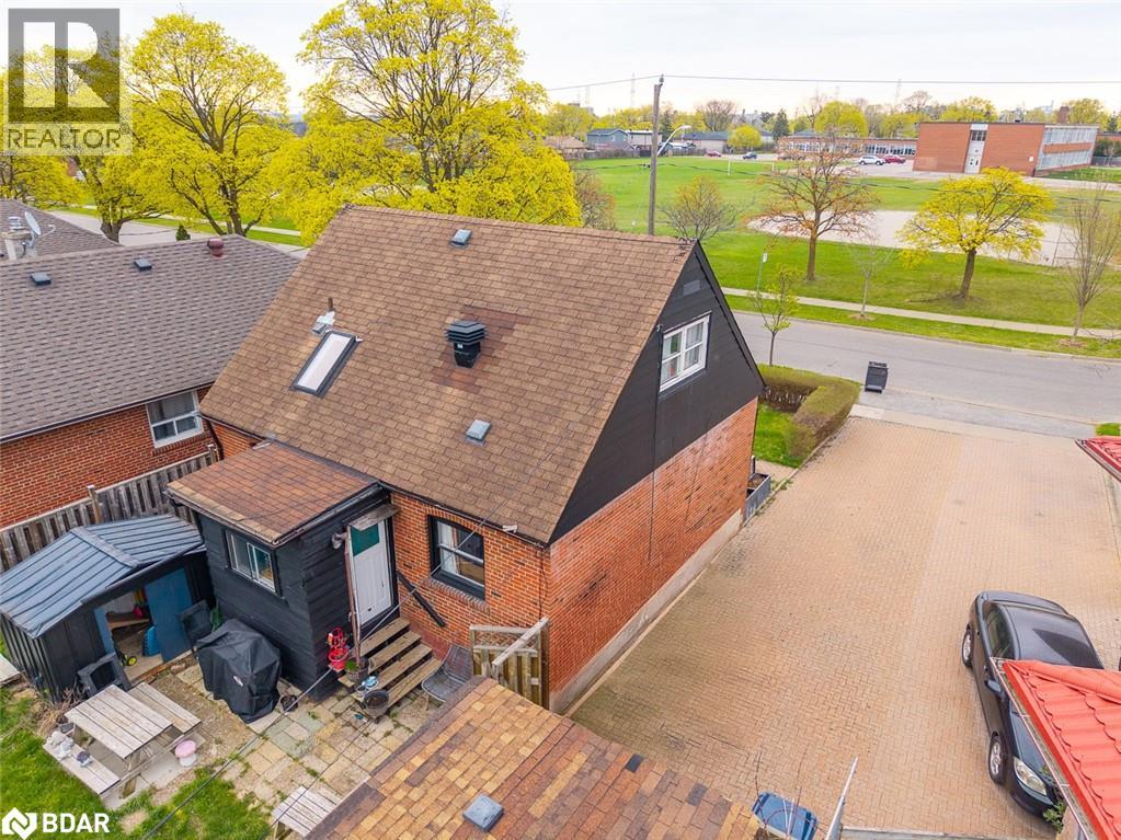 Photo 9 of 65 Barrhead Crescent, Etobicoke ON