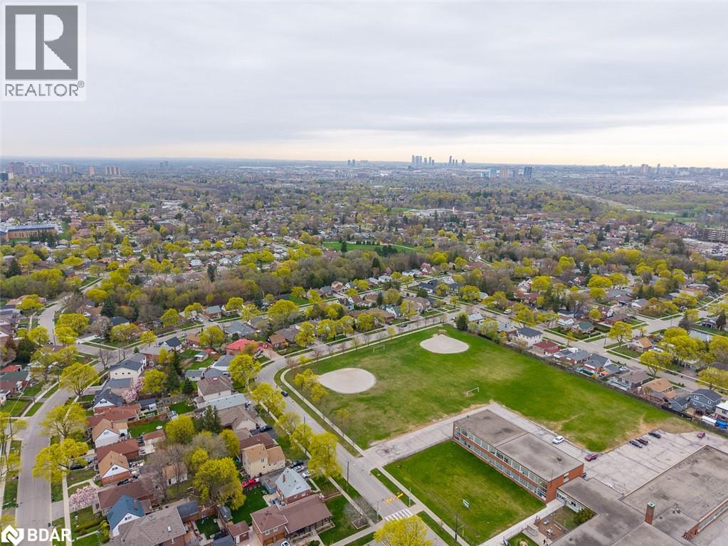 Photo 10 of 65 Barrhead Crescent, Etobicoke ON