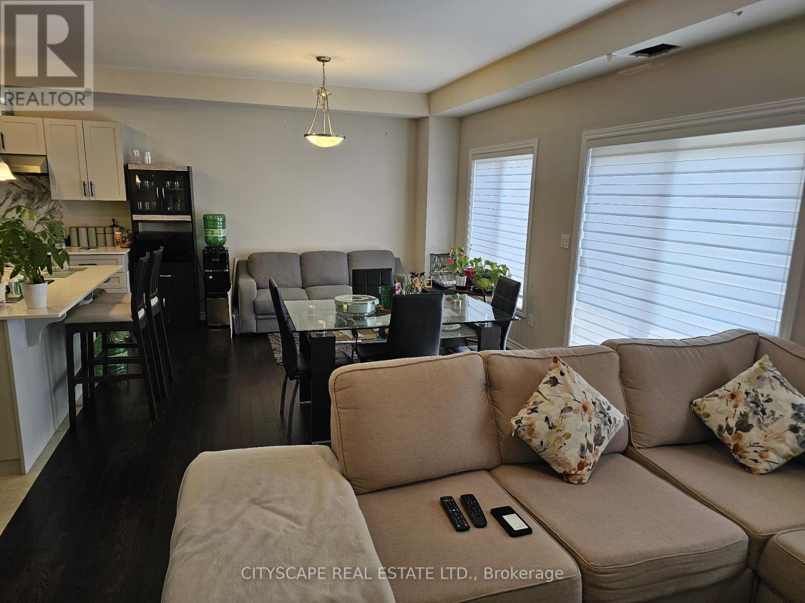 Photo 11 of 25 Braida Lane, Halton Hills ON