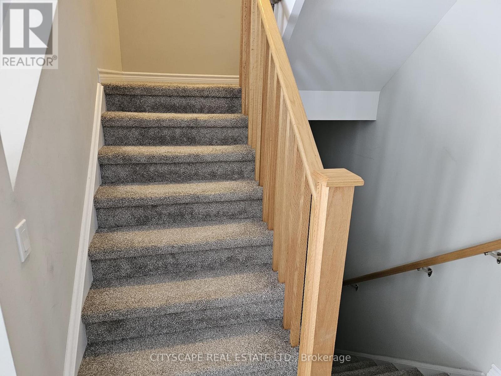 Photo 16 of 25 Braida Lane, Halton Hills ON