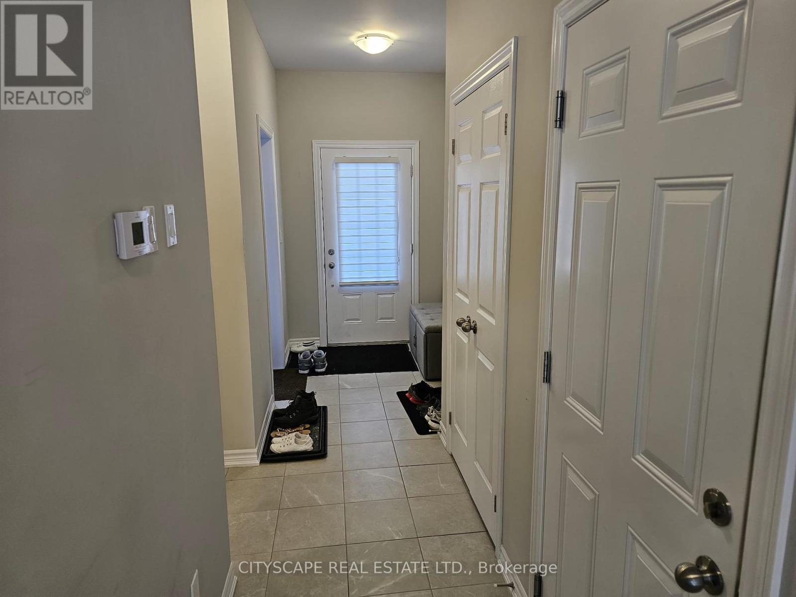 Photo 5 of 25 Braida Lane, Halton Hills ON