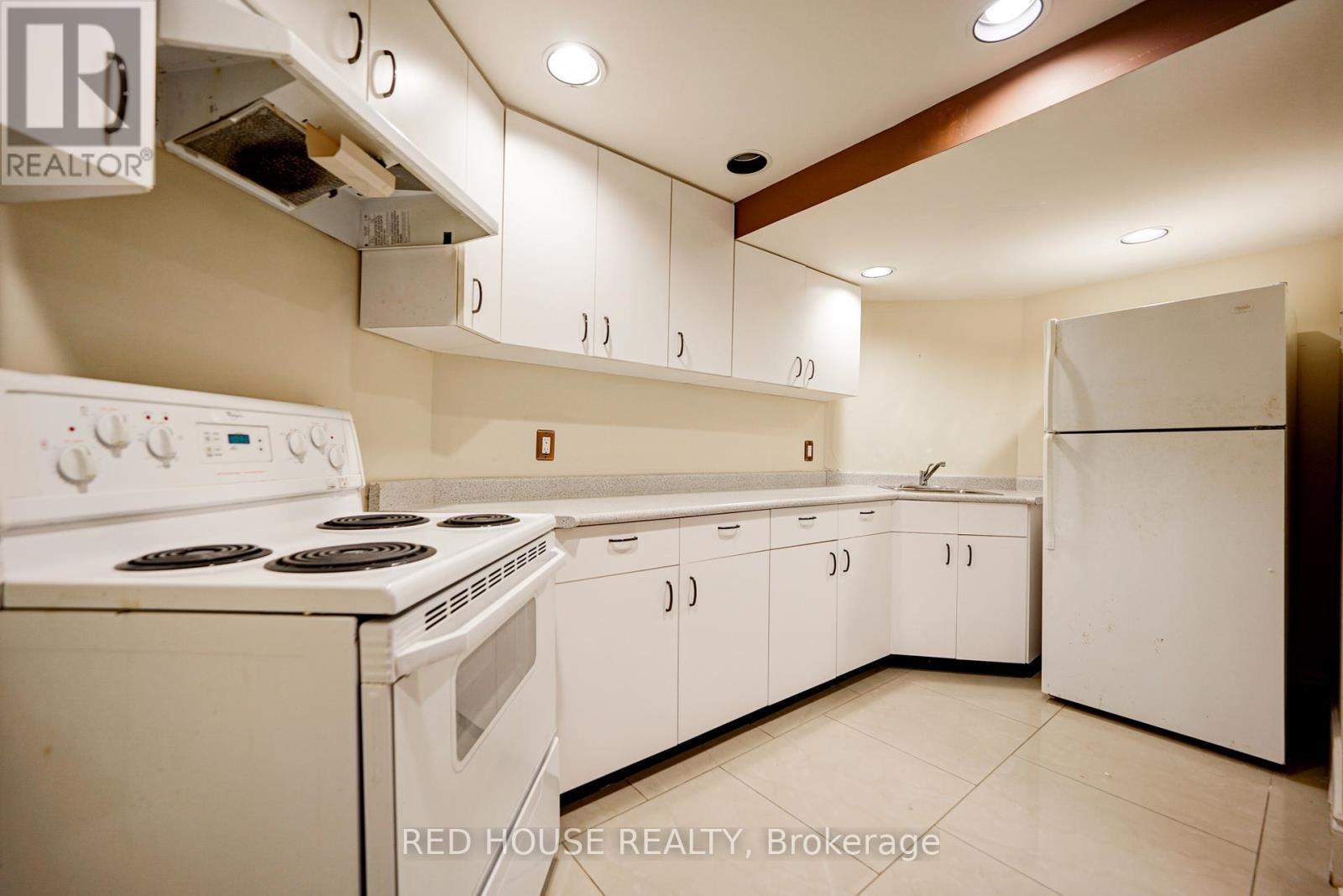Photo 2 of Bsmt 4450 Mayflower Drive, Mississauga ON