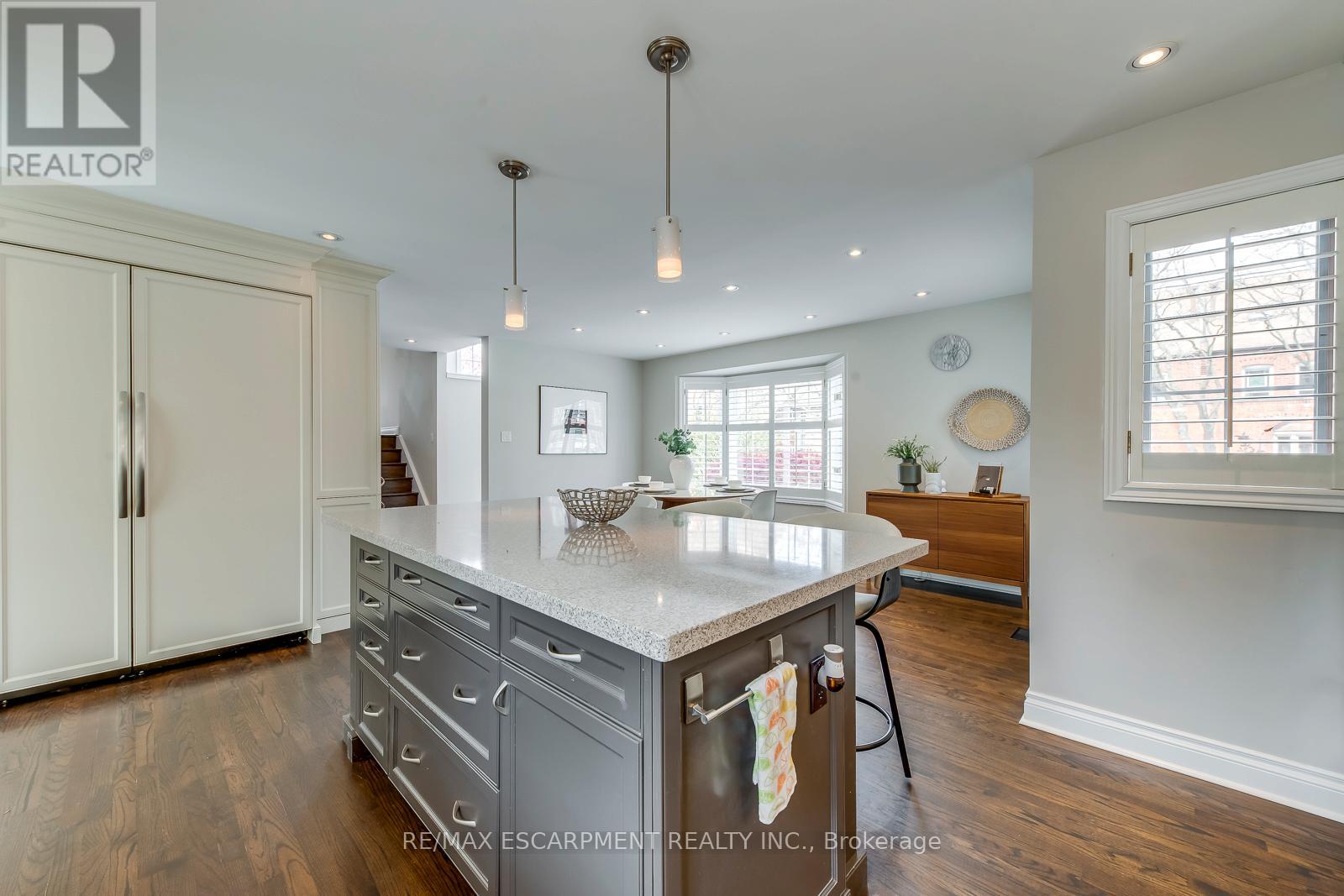 Photo 13 of 48 Forsythe Street, Oakville ON