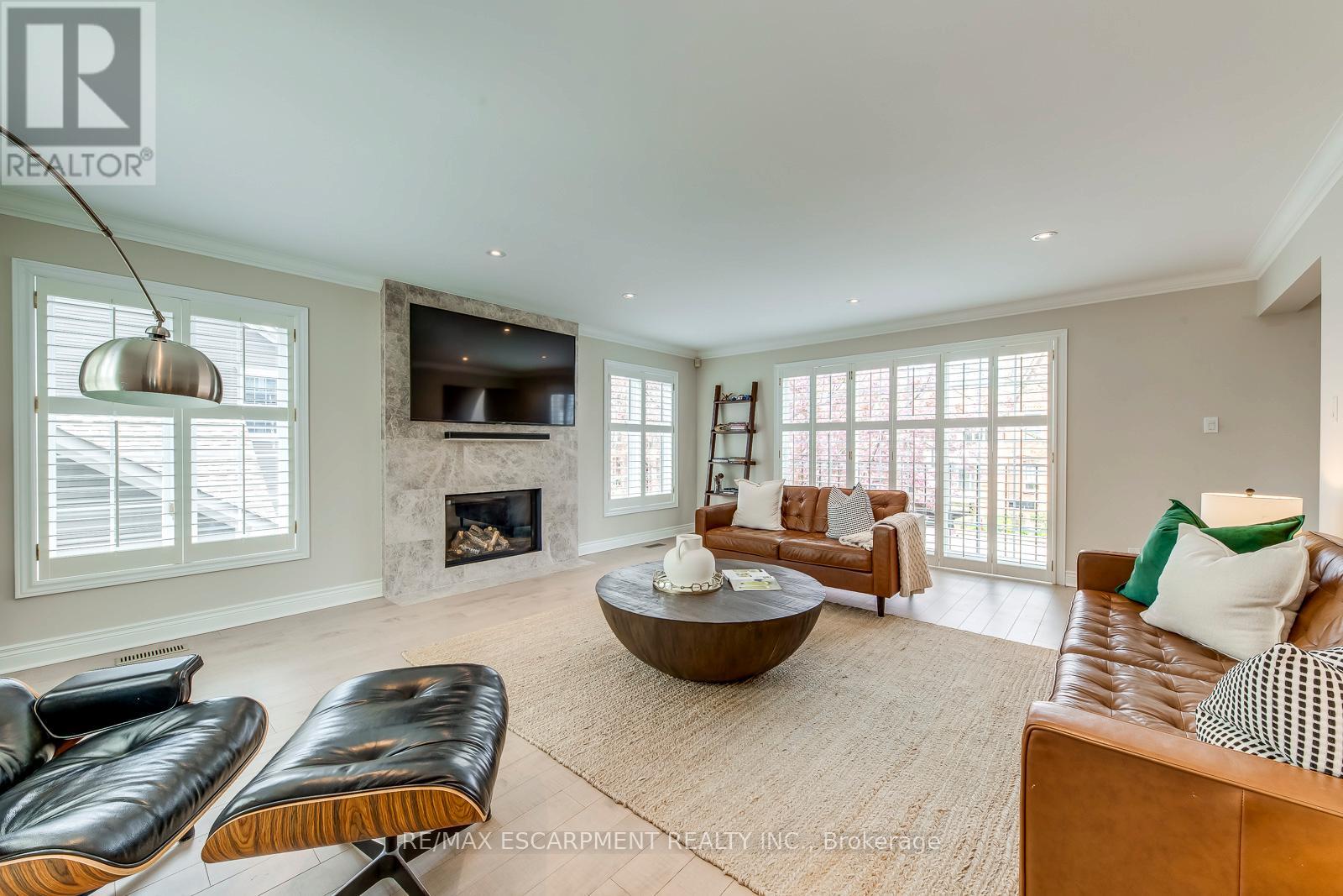 Photo 8 of 48 Forsythe Street, Oakville ON