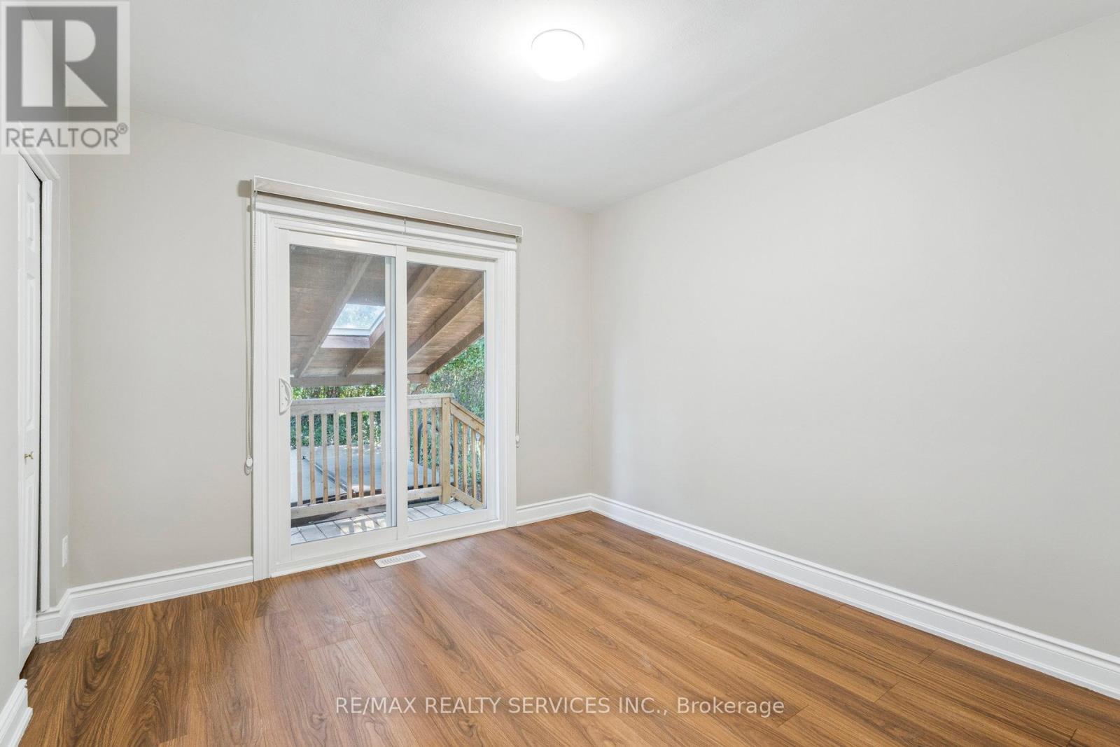 Photo 16 of 15 Mcclure Avenue, Brampton ON
