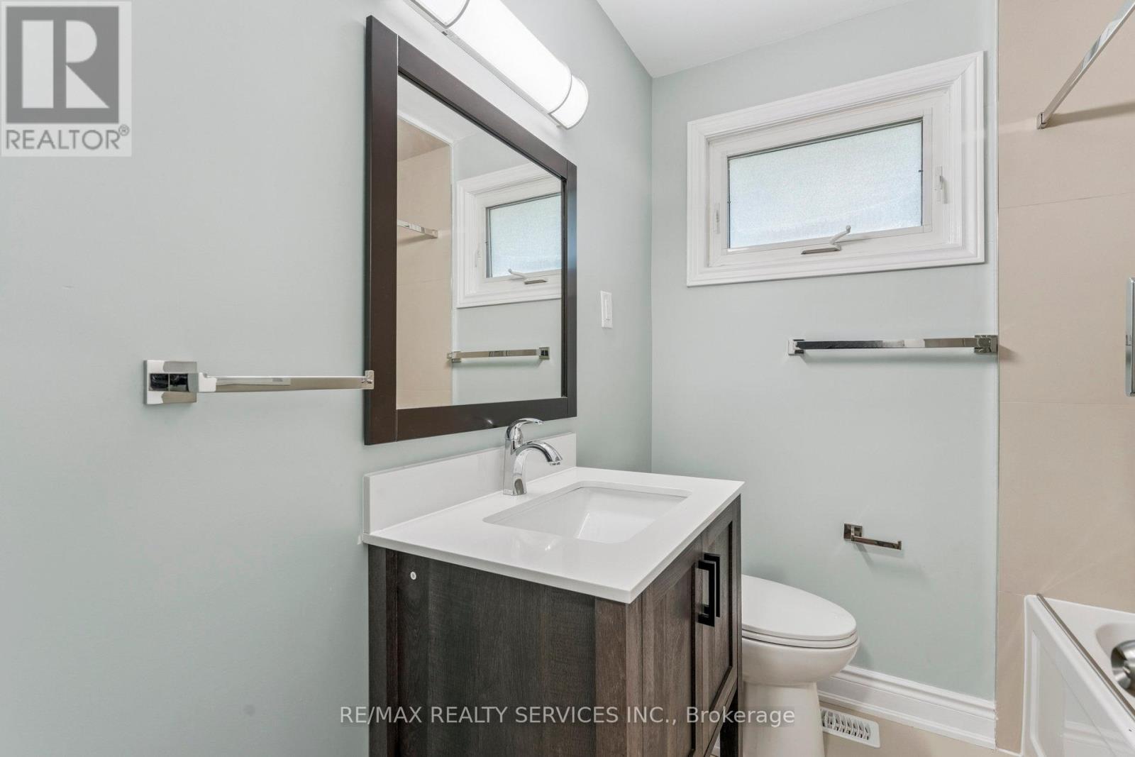 Photo 22 of 15 Mcclure Avenue, Brampton ON