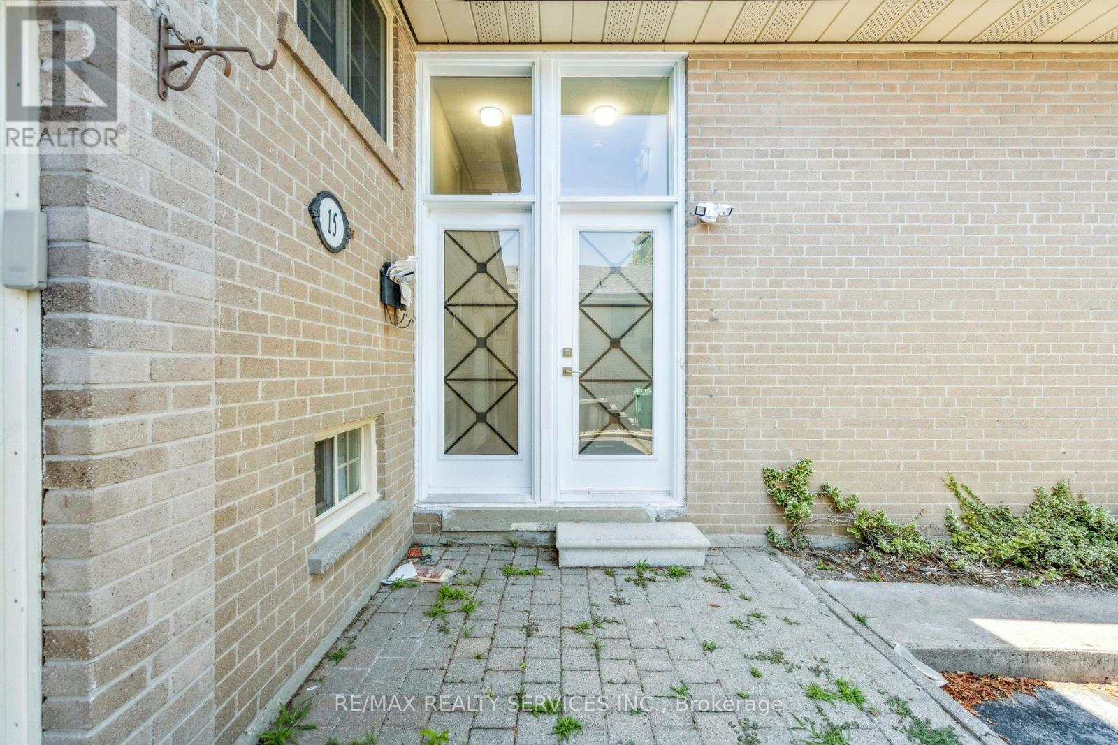 Photo 5 of 15 Mcclure Avenue, Brampton ON