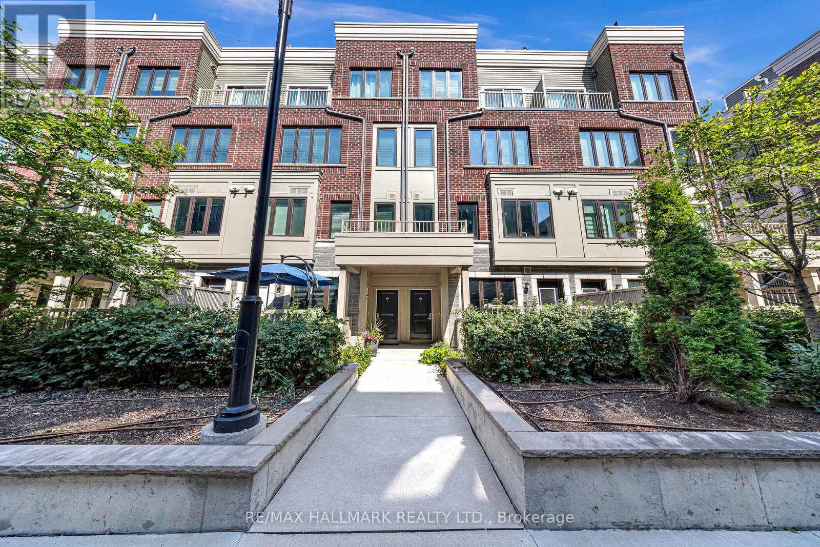 Photo 16 of 16 85 Eastwood Park Gardens, Toronto ON
