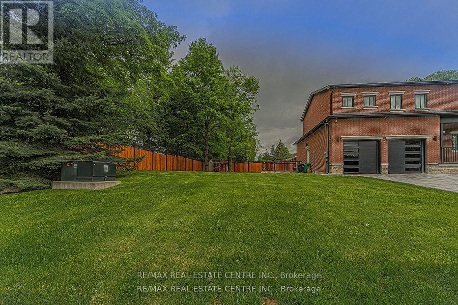 Single Family House for Sale in  HAWTHORN CRESCENT Brampton (Westgate) 