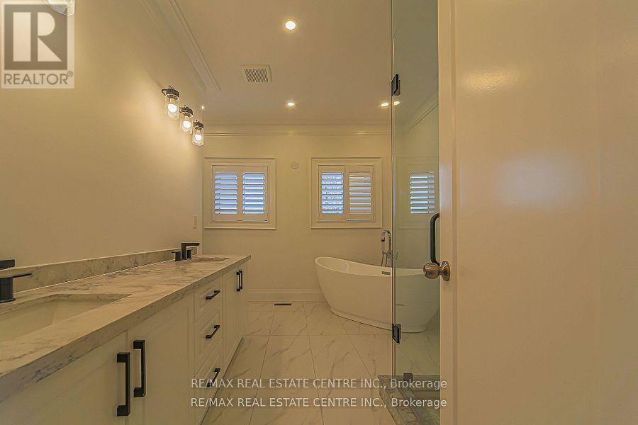Single Family House for Sale in  HAWTHORN CRESCENT Brampton (Westgate) 
