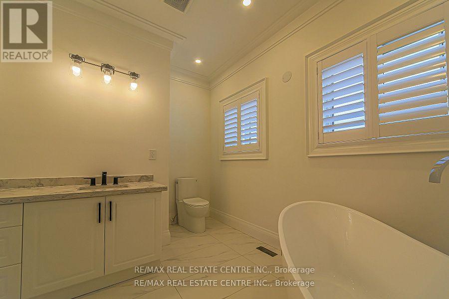 Single Family House for Sale in  HAWTHORN CRESCENT Brampton (Westgate) 