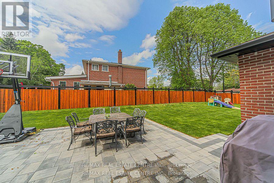 Single Family House for Sale in  HAWTHORN CRESCENT Brampton (Westgate) 