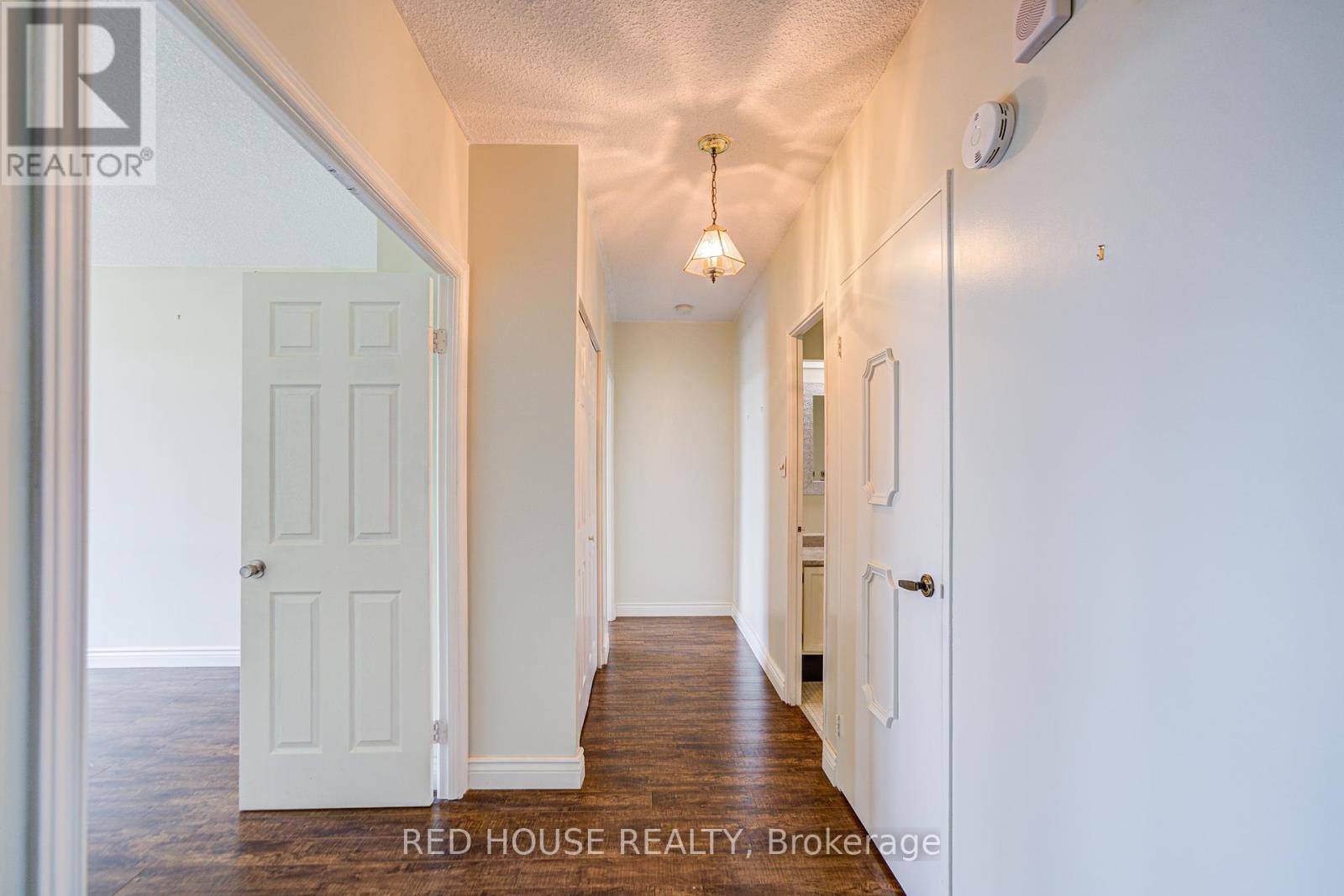 Photo 1 of 809 5250 Lakeshore Road, Burlington ON