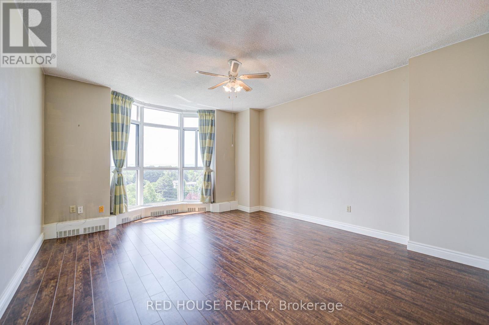Photo 18 of 809 5250 Lakeshore Road, Burlington ON