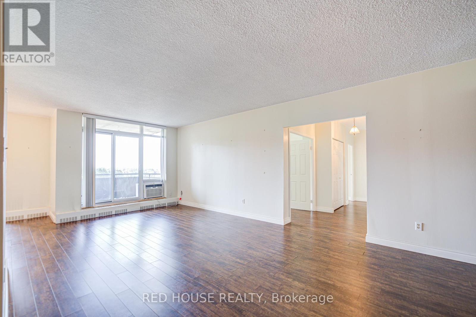 Photo 16 of 809 5250 Lakeshore Road, Burlington ON