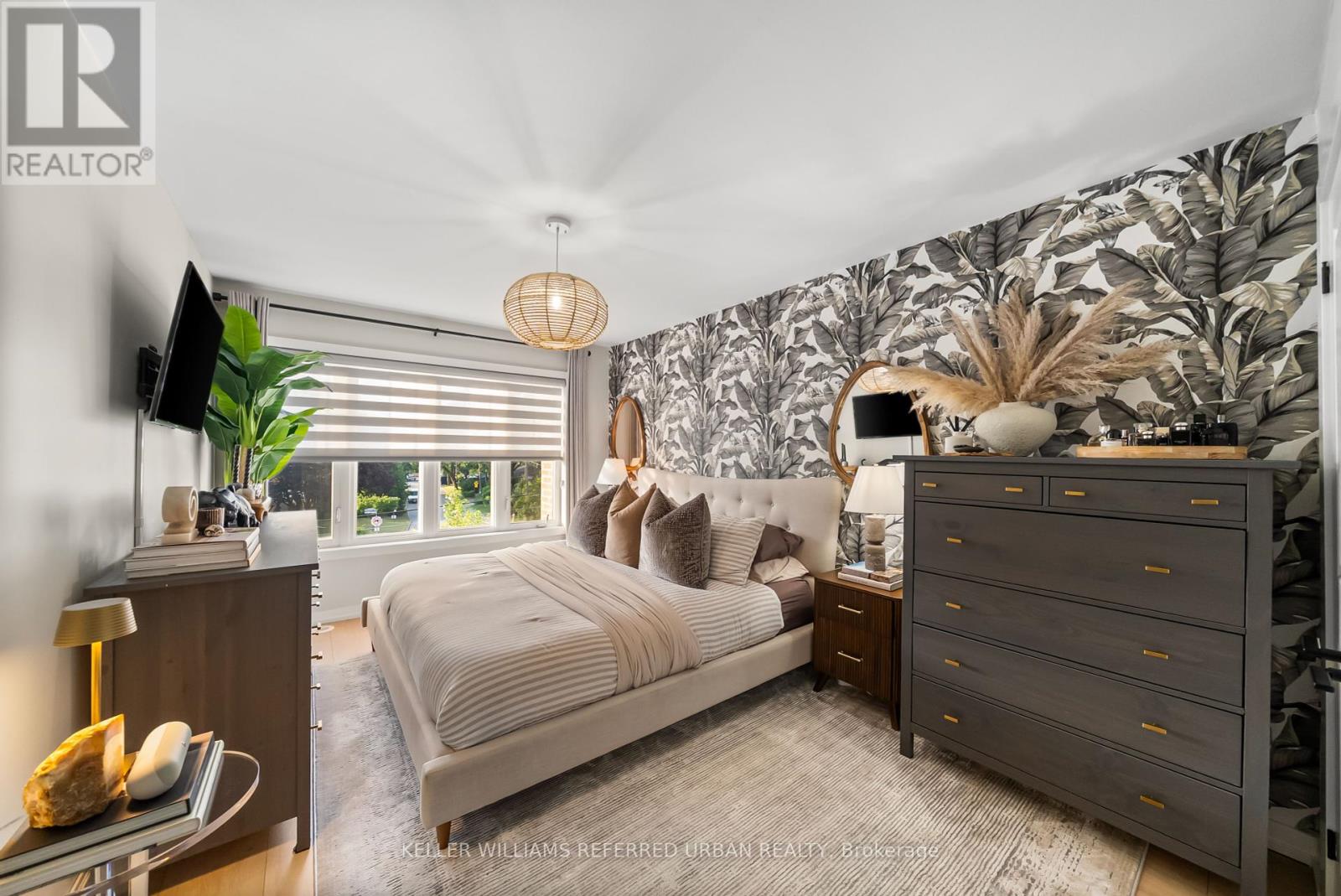Photo 2 of 14 2335 Sheppard Avenue W, Toronto ON