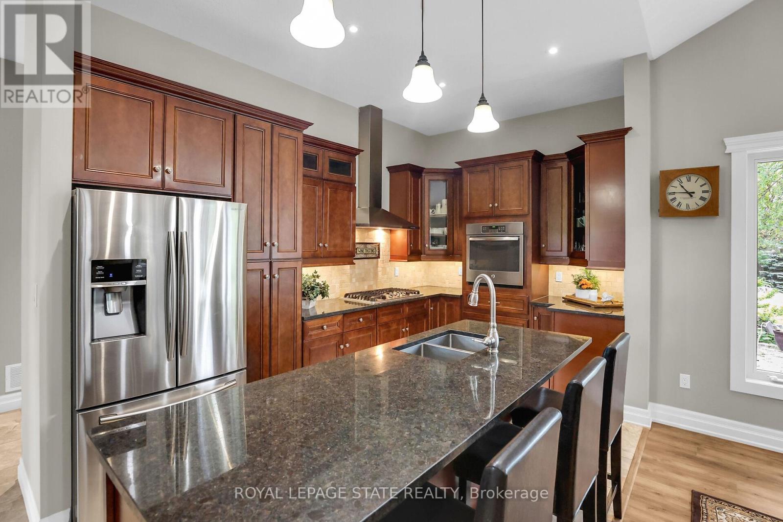 Photo 11 of 792 Old York Road, Burlington ON