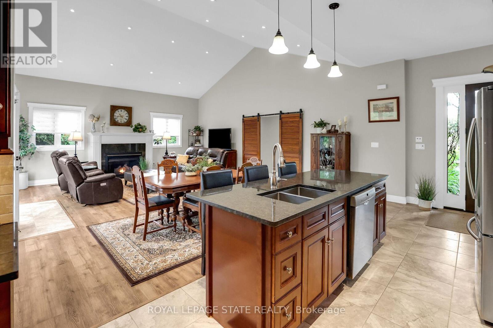 Photo 12 of 792 Old York Road, Burlington ON