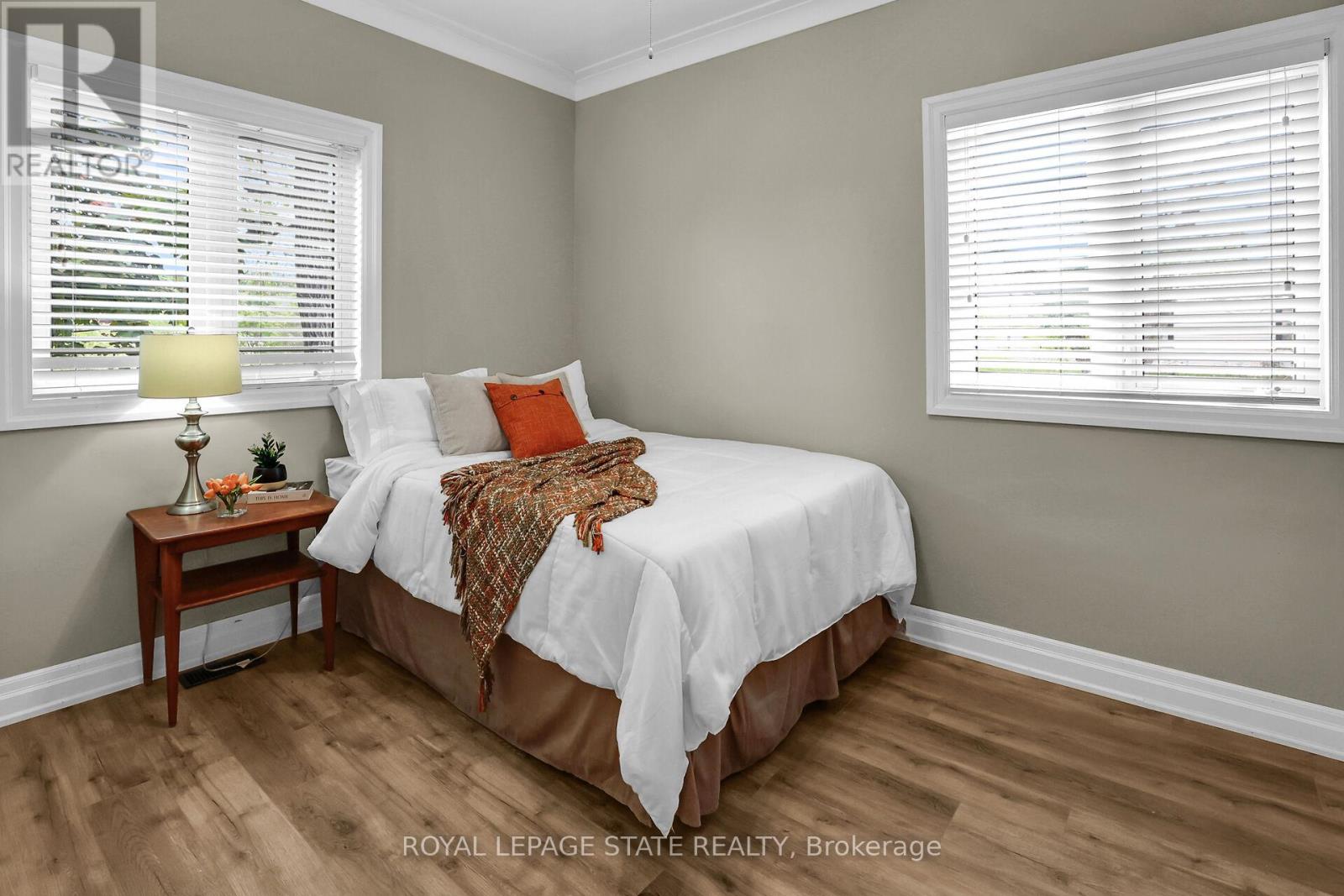Photo 23 of 792 Old York Road, Burlington ON