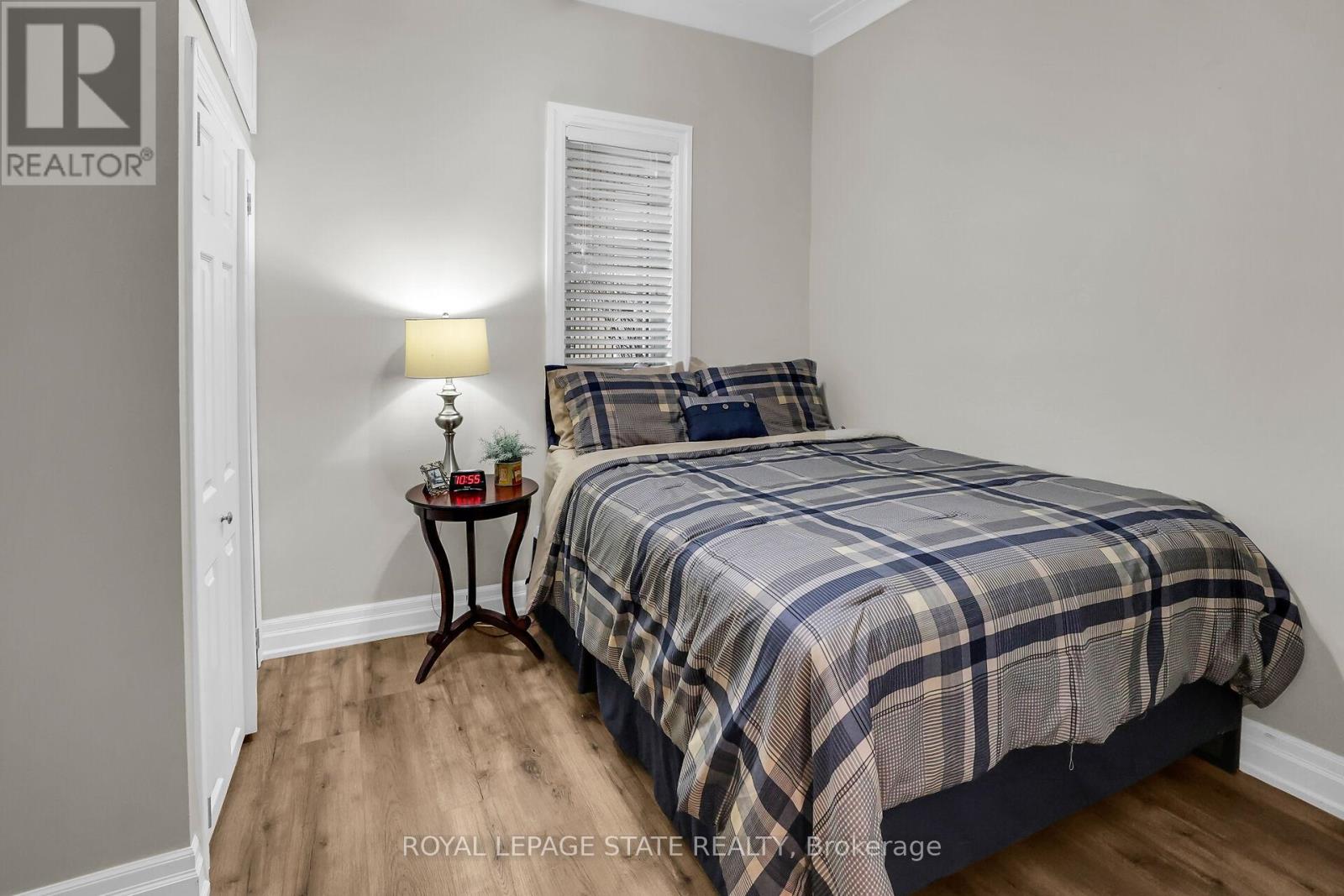 Photo 24 of 792 Old York Road, Burlington ON