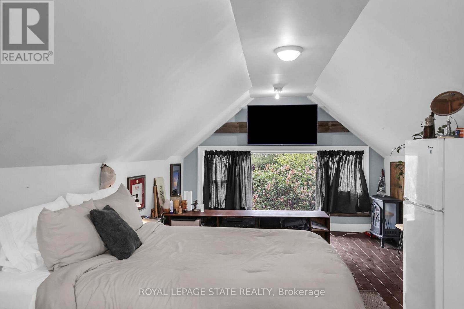 Photo 37 of 792 Old York Road, Burlington ON
