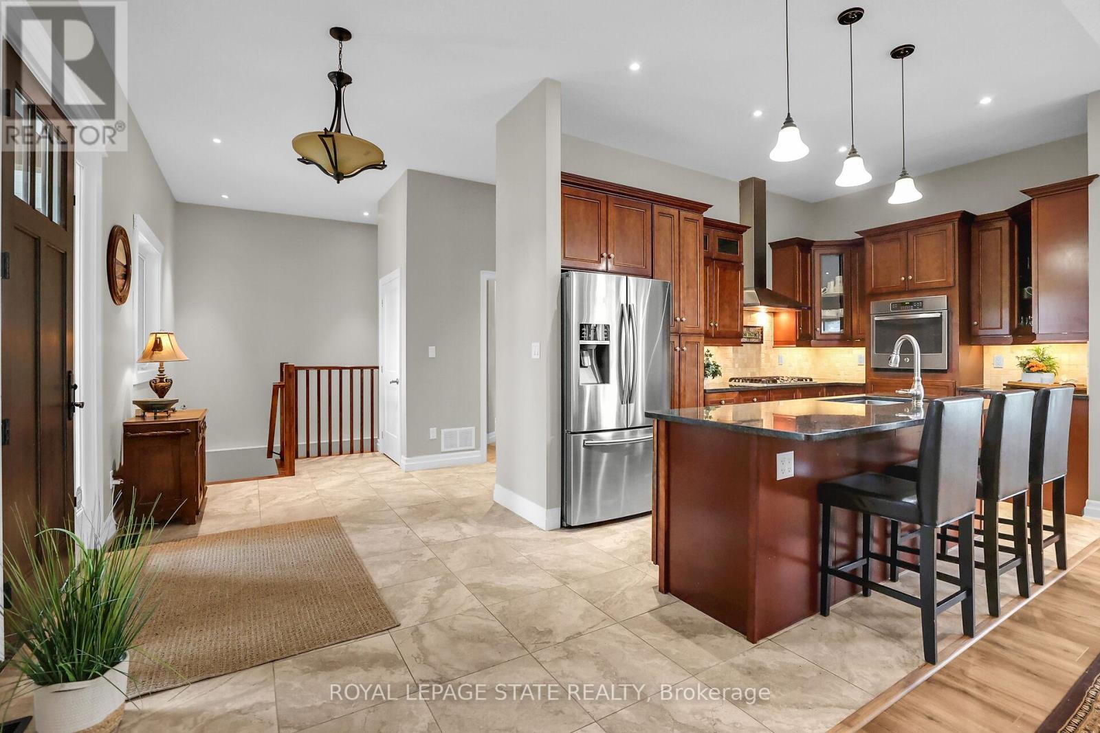 Photo 7 of 792 Old York Road, Burlington ON