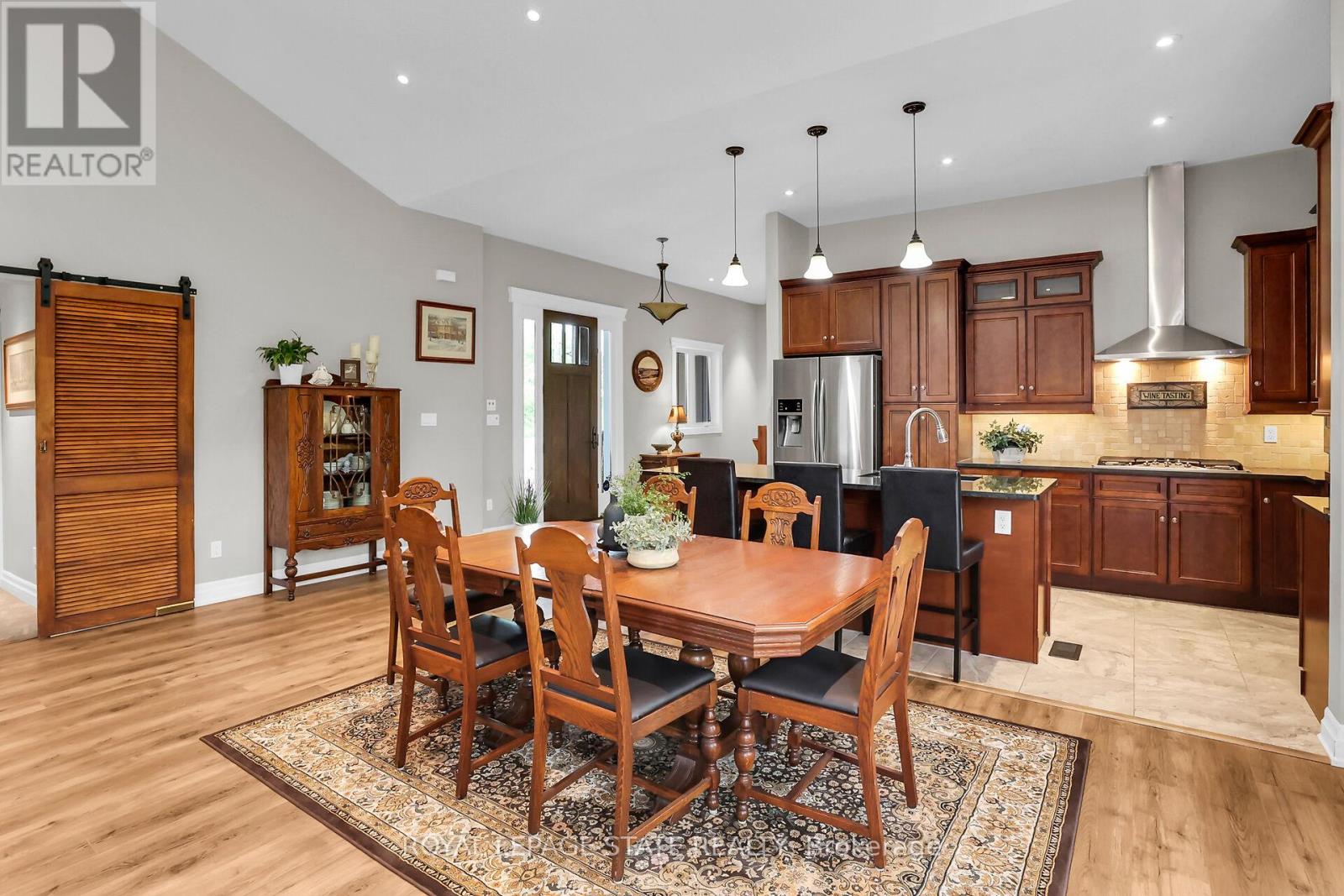 Photo 8 of 792 Old York Road, Burlington ON