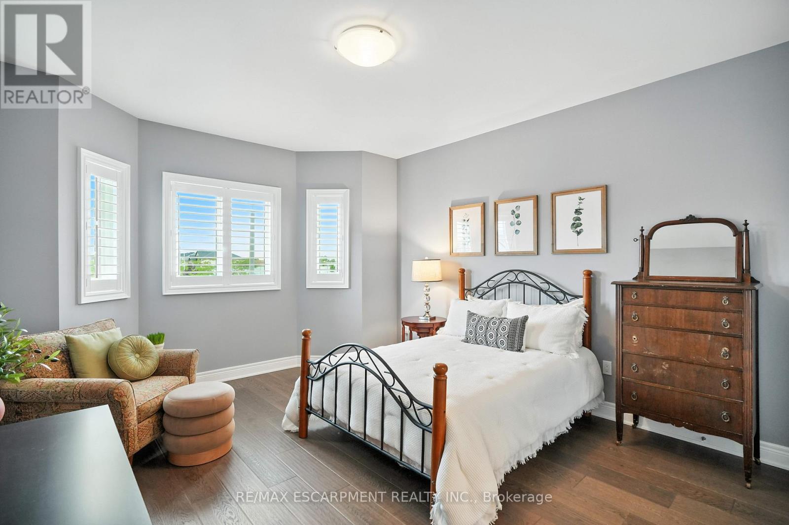 Photo 24 of 103 Lampman Drive, Grimsby ON