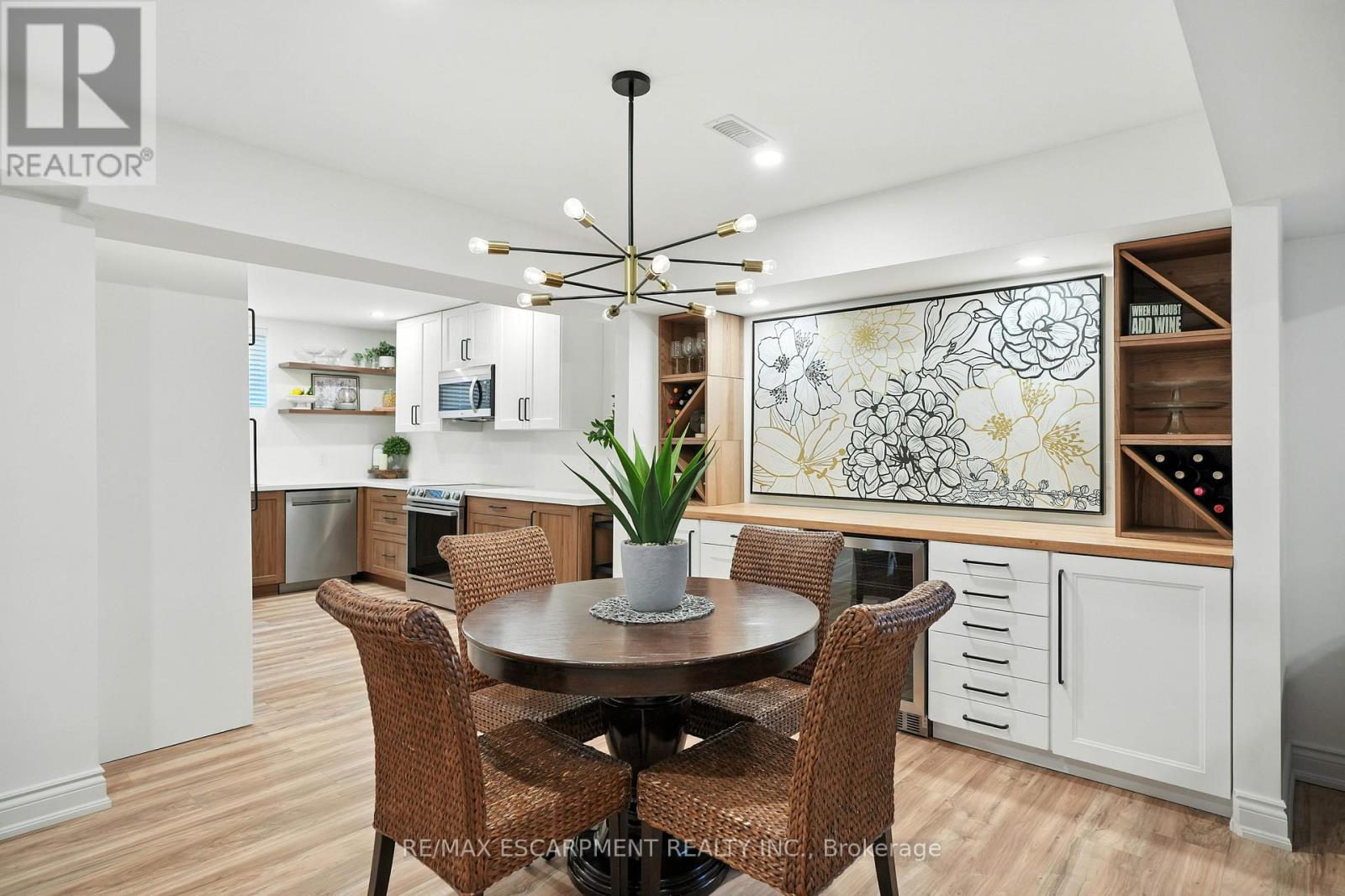 Photo 33 of 103 Lampman Drive, Grimsby ON