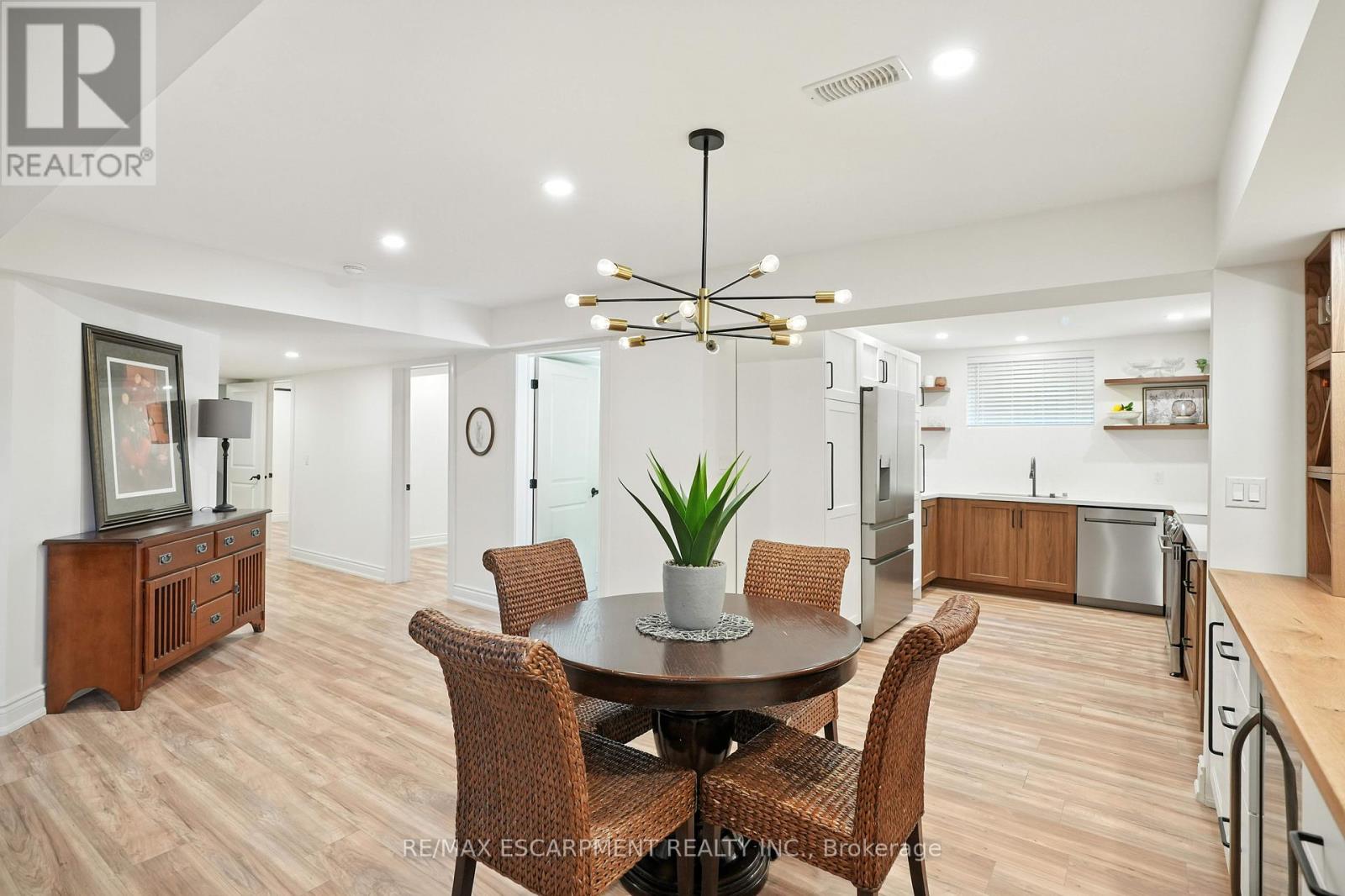 Photo 34 of 103 Lampman Drive, Grimsby ON