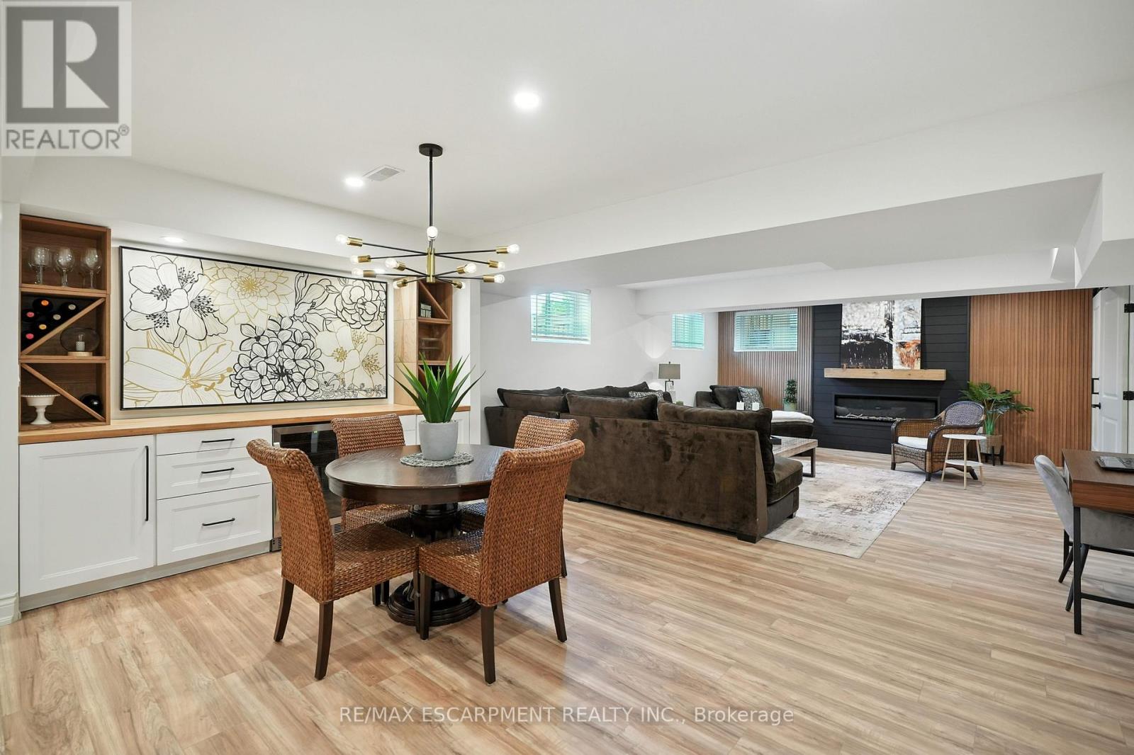 Photo 35 of 103 Lampman Drive, Grimsby ON