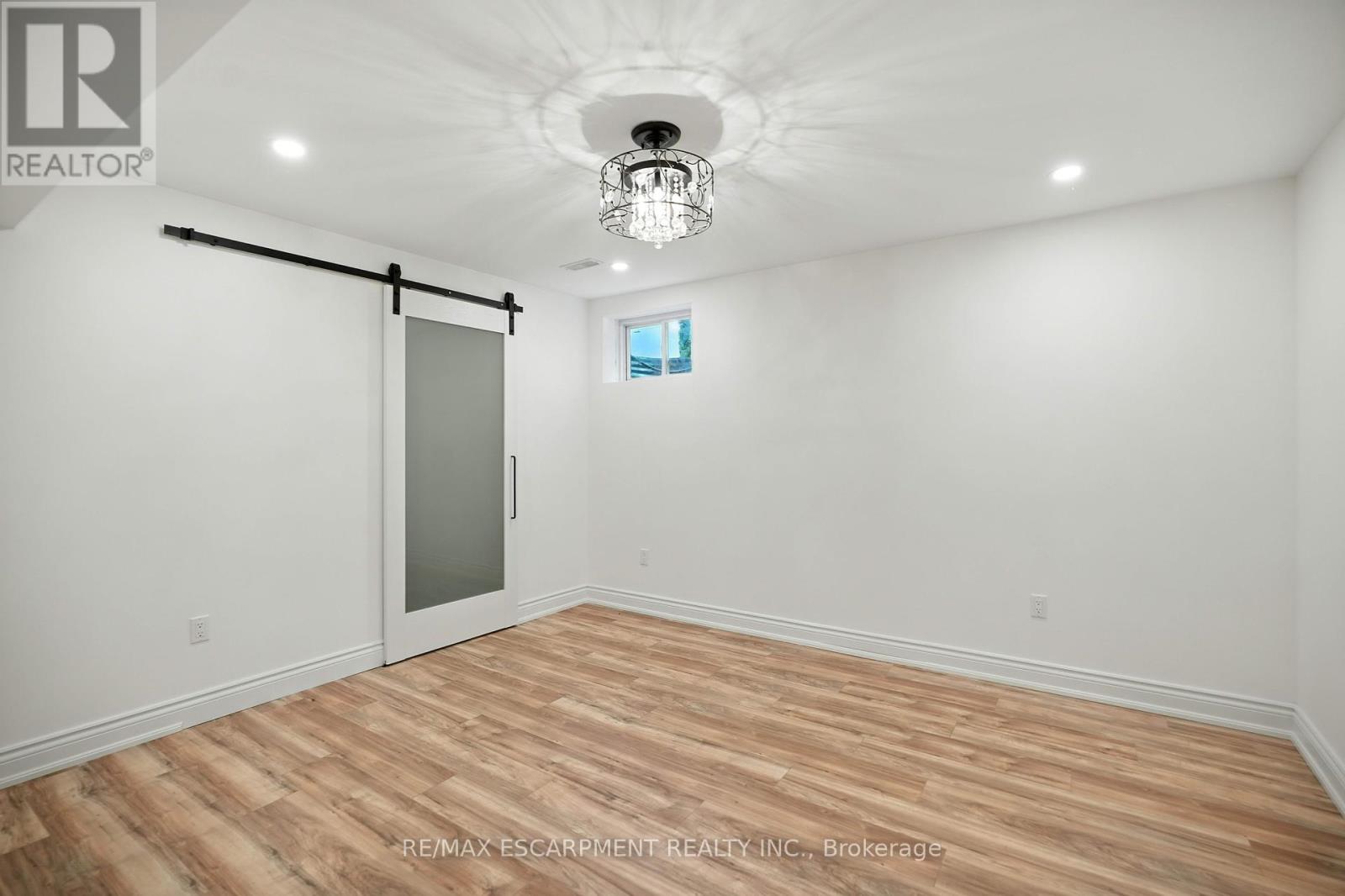Photo 40 of 103 Lampman Drive, Grimsby ON