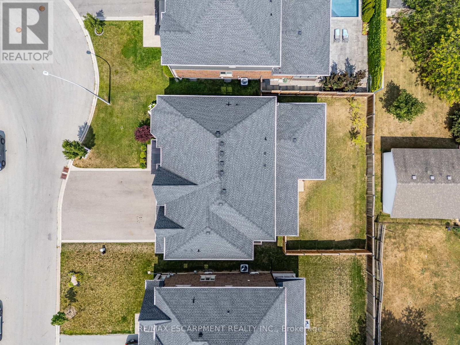 Photo 46 of 103 Lampman Drive, Grimsby ON