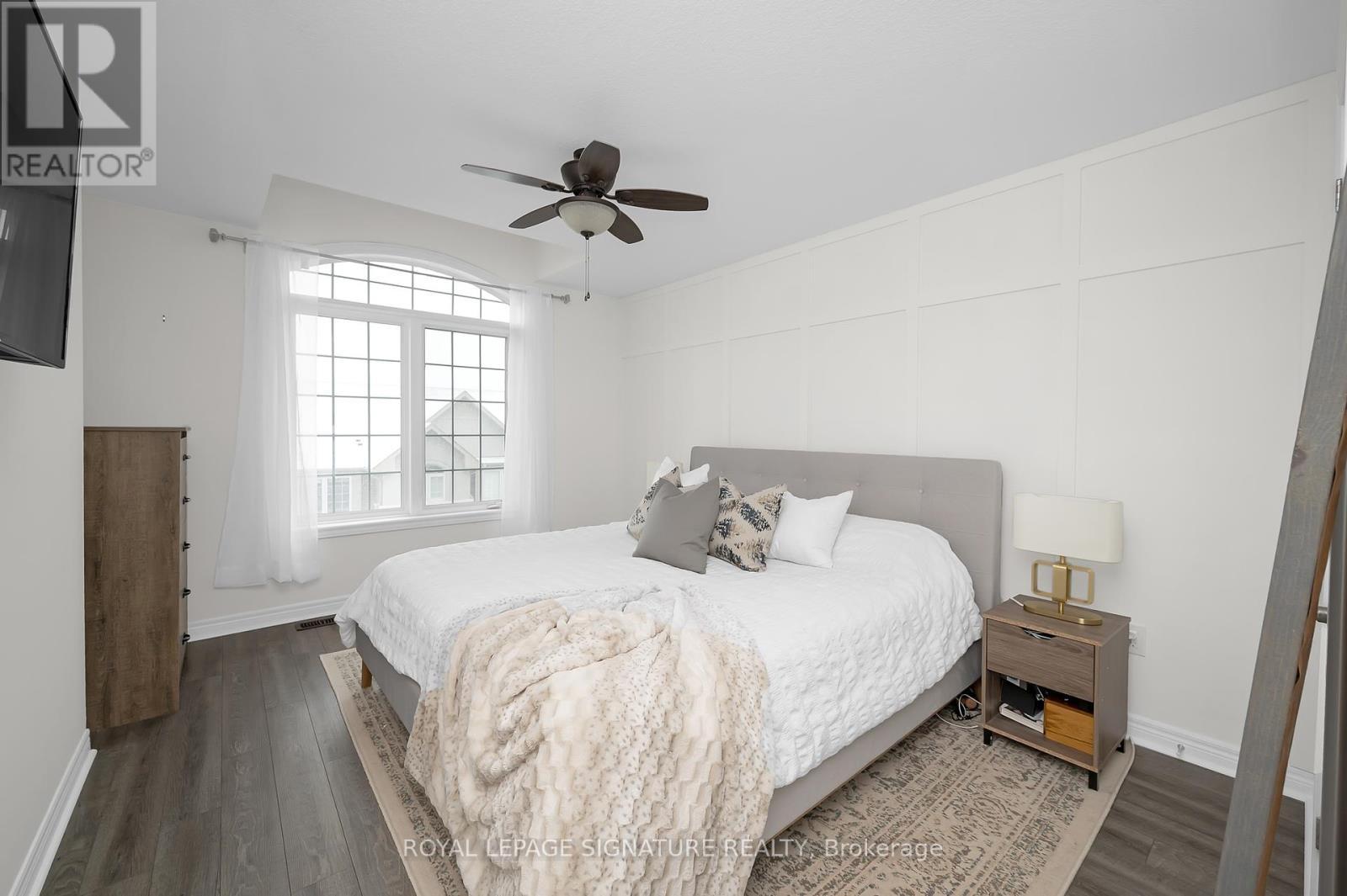 Photo 6 of 29 215 Dundas Street E, Hamilton ON