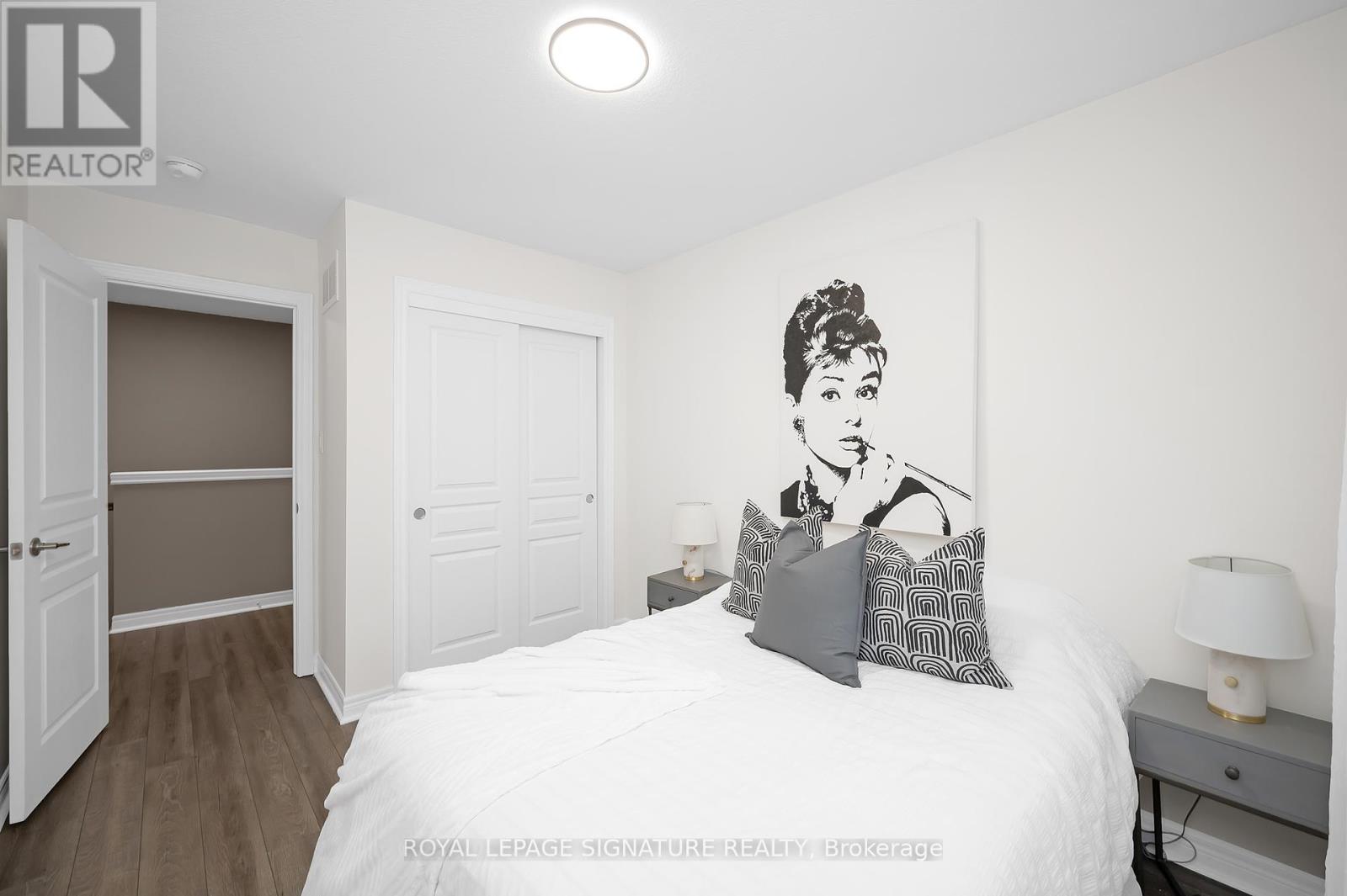 Photo 1 of 29 215 Dundas Street E, Hamilton ON