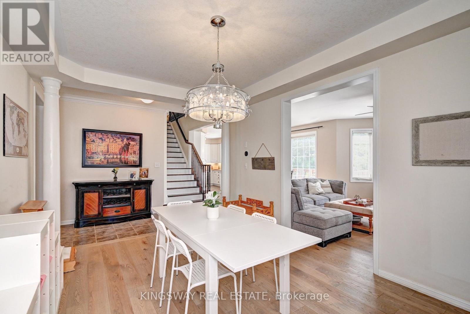 Photo 12 of 31 Chase Crescent, Cambridge ON
