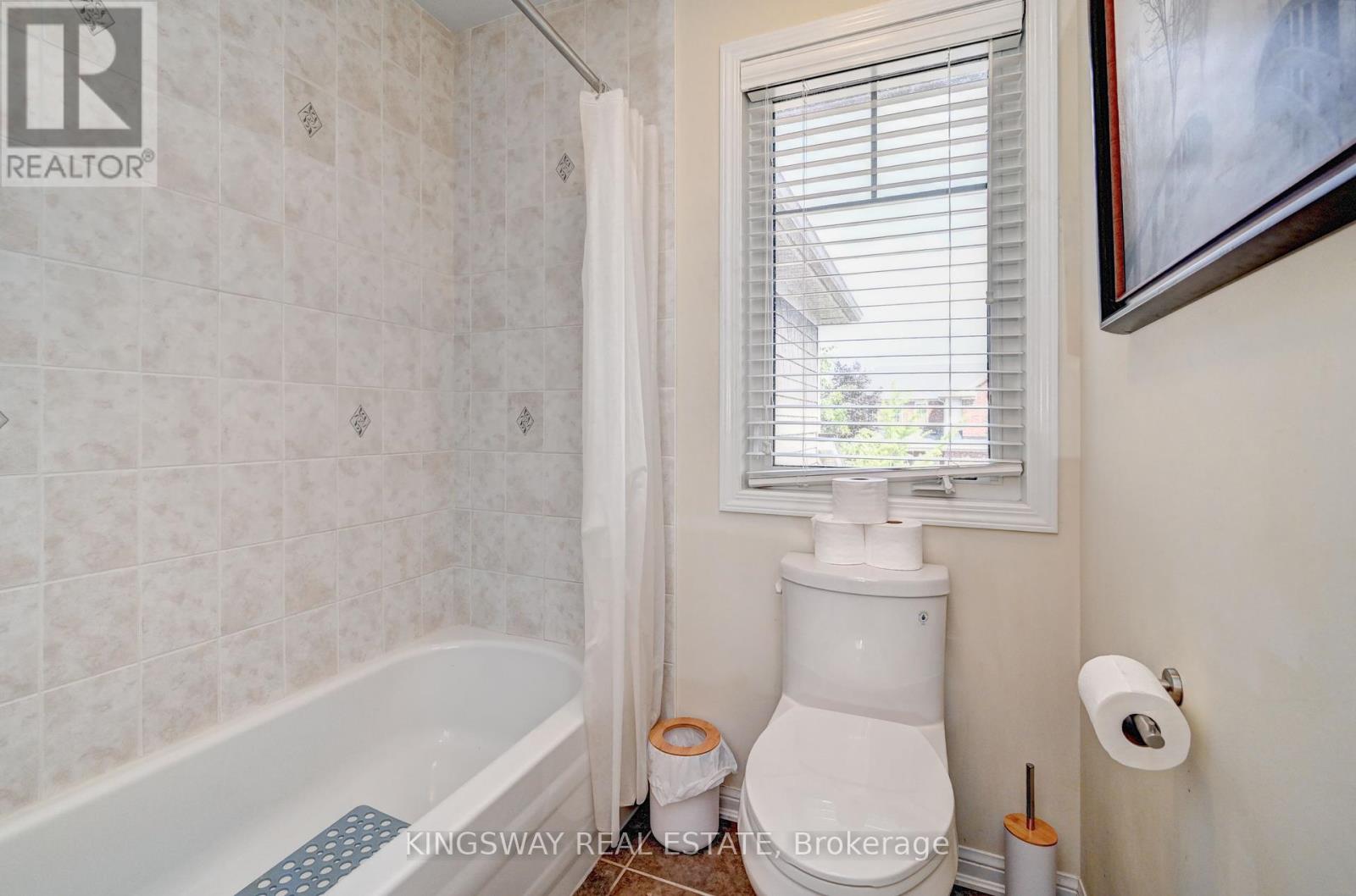 Photo 36 of 31 Chase Crescent, Cambridge ON