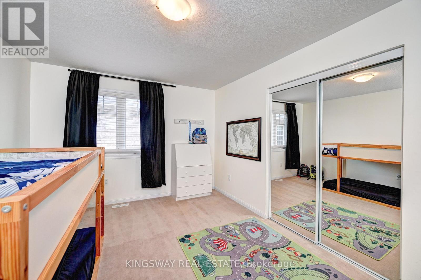 Photo 37 of 31 Chase Crescent, Cambridge ON