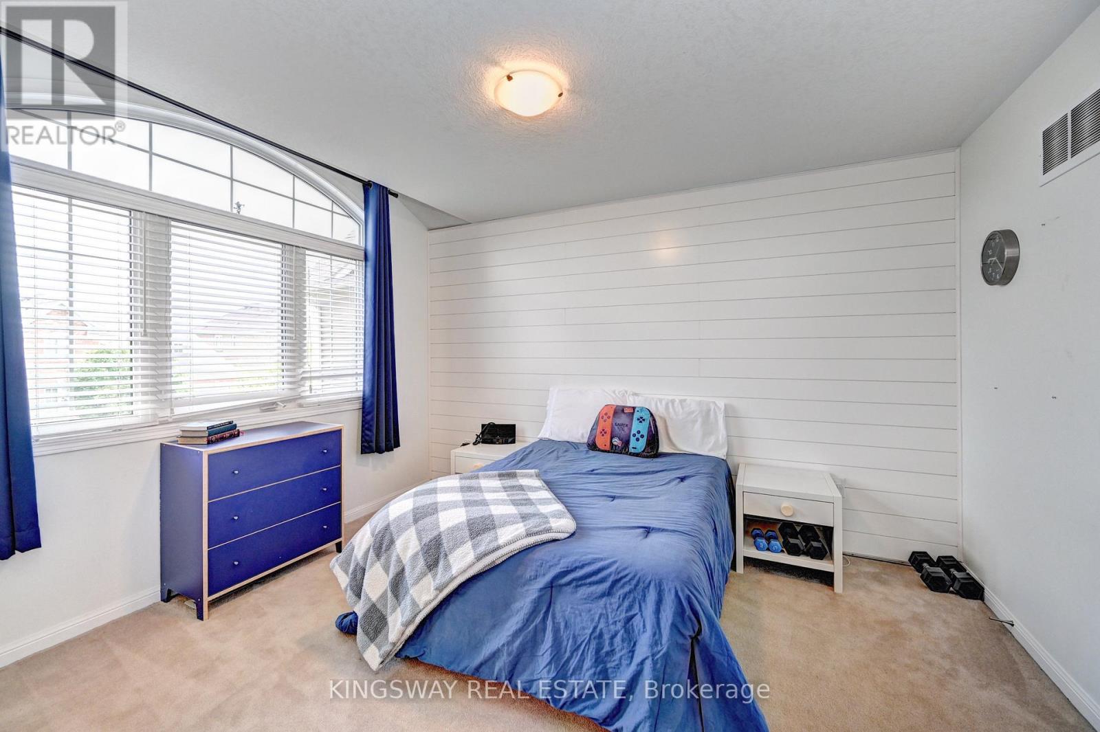 Photo 40 of 31 Chase Crescent, Cambridge ON
