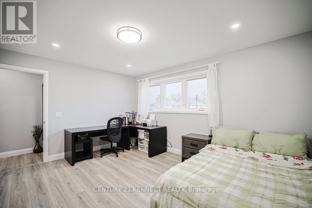 Photo 8 of 1520 Berkshire Drive, Kingston ON