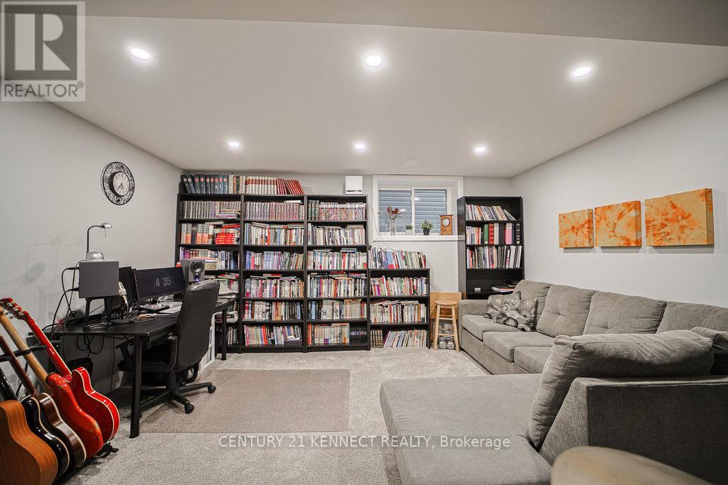 Photo 37 of 1520 Berkshire Drive, Kingston ON