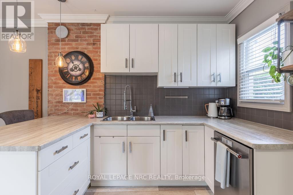 Photo 5 of 48 Hodgkins Avenue, Thorold ON