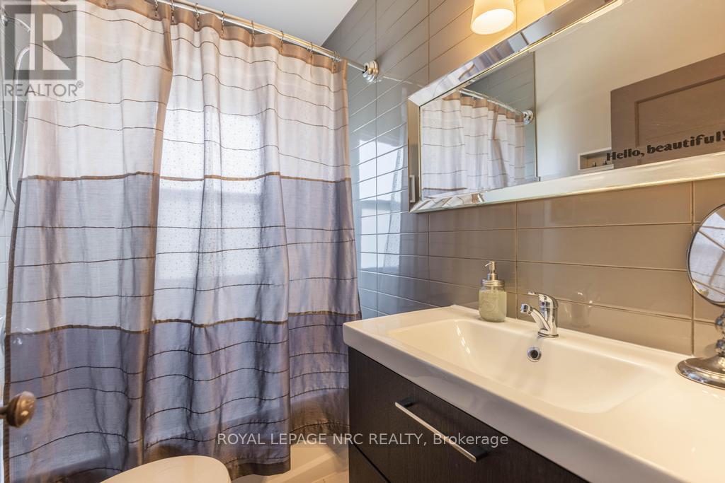 Photo 27 of 48 Hodgkins Avenue, Thorold ON