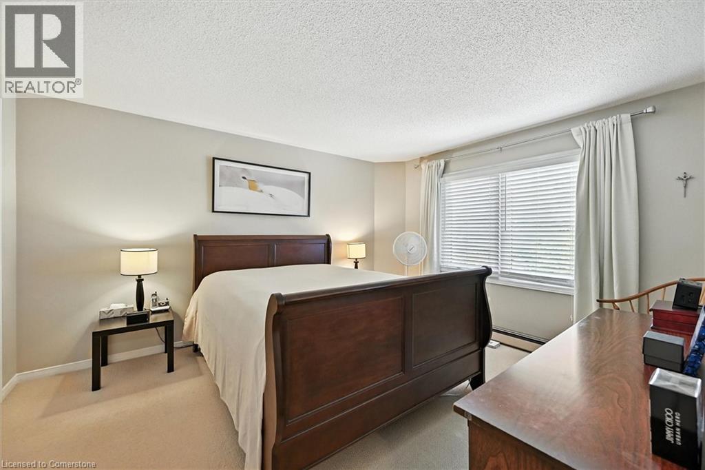 Photo 27 of 40 Mcniven Road, Hamilton ON